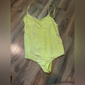 Acacia one piece women’s size small